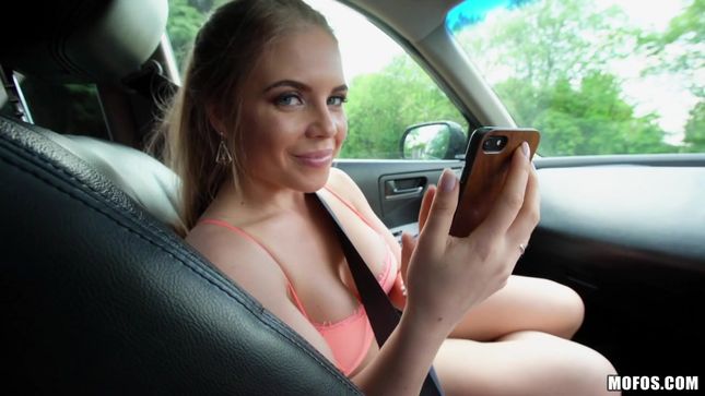 Порно видео Секс от первого лица с грудастой сучкой в машине
